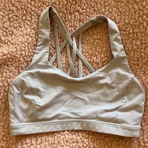 White lululemon sports bra
